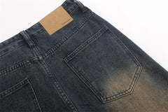 Modepersönlichkeit in geraden Jeans